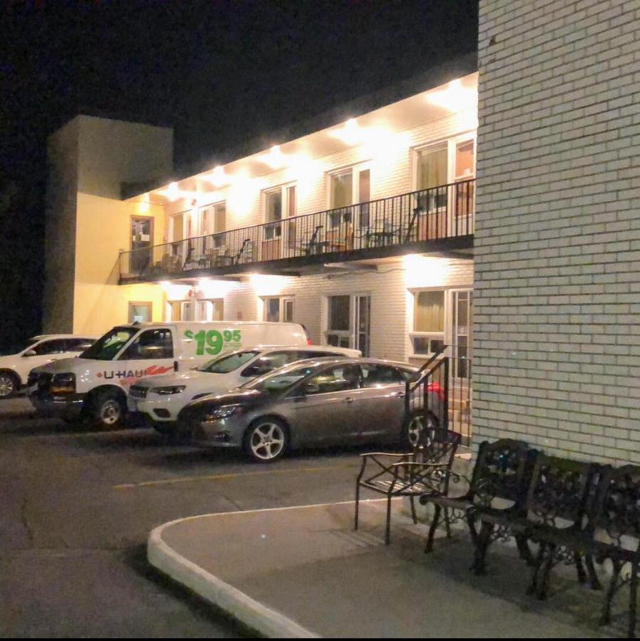 Traveller'S Motel パリーサウンド エクステリア 写真